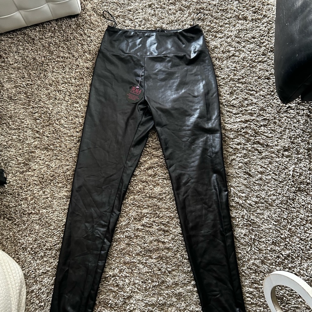 Hot Miami Styles Black Leggings
